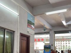 大堂-银峰农庄·特色烧鸡·鲜无花果浸鸡