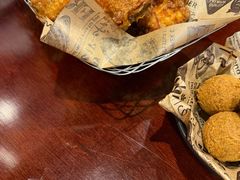 -BHC炸鸡(明洞总店)