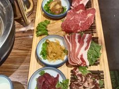 -明洞阿姨·韩式酱蟹烤肉·创意料理(三元桥店)