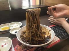 炸酱面-香港饭店0410(明洞店)