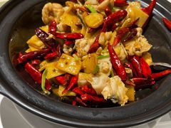岳阳姜辣牛蛙-富淳饭店(陆家嘴保利广场店)