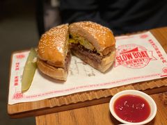 东四豆腐汉堡-悠航SLOWBOAT(三里屯店)