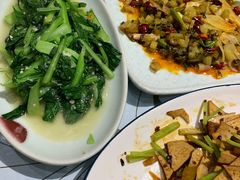 -钟记家菜(红专南路店)