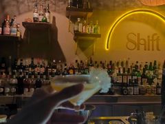 -Shift cocktail bar鸡尾酒吧