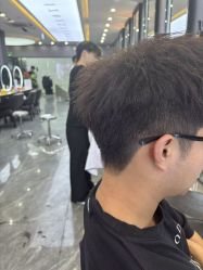 -藤野造型烫染·漂发