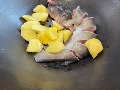 -老刘生态大鱼坊铁锅炖鱼(赛马场店)