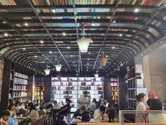 -钟书阁(松江泰晤士小镇店)