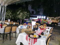 -刘姐啤酒鱼民族演艺餐厅(西街总店)