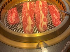 -铭牛烧肉·和牛海鲜自助(高新月牙湖店)