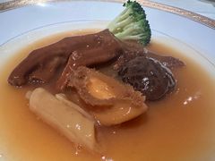鲍汁鹅掌配珍品天白花菇-皇朝会.经典传统粤菜(外滩店)