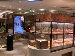 面包甜点陈列柜-奈雪的茶(新天地广场PRO店)