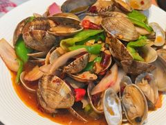 -肥肥虾庄·金牌油焖大虾(汉口城市广场店)
