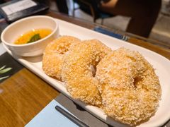 炸虾饼配泰国梅子酱-帕蓝·暹罗料理(大学路店)