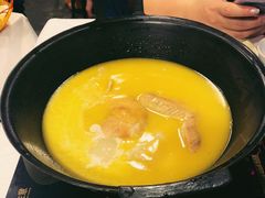 -鲜入围煮花胶鸡海鲜火锅