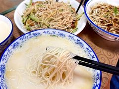 -雪琴面馆富安特色鱼汤面(城中花园店)