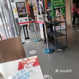 闲暇时间也可以点上一份不错的餐饮，边吃边工作