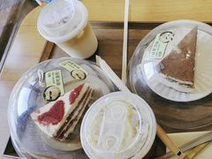 -有猫主题·治愈系猫咖(曾厝垵店)