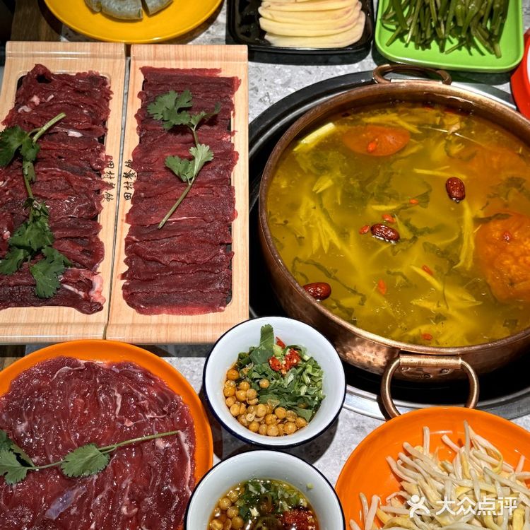 丽江田村酸汤牦牛肉火锅，太好吃啦 -