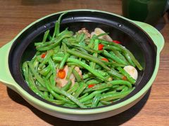 清炒云南豌豆尖-云海肴汽锅鸡·云南小炒(天津国金汇店)
