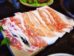 -茅草房·河畔园林火锅