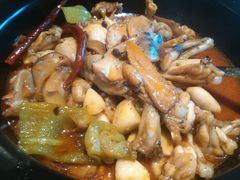 黑松茸牛肝菌牛蛙-云海肴·汽锅鸡·云南菜(天山百盛优客店)