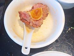 鸭蛋黄狮子头-梅飞酒家(名辉豪庭店)