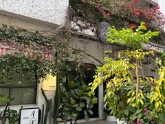 -彳亍咖啡·这里(水湾路店)