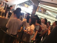 等位区-喜茶(上海正大广场店)