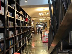 -钟书阁(松江泰晤士小镇店)