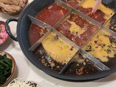 -岗上渣渣老火锅(两路口店)