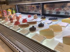 -Fridi Patisserie Cafe