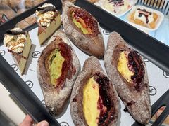 -HOT CRUSH趁热集合·现烤面包(上海环球港店)