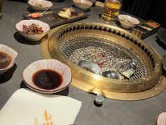 -铭牛烧肉·和牛海鲜自助(高新月牙湖店)