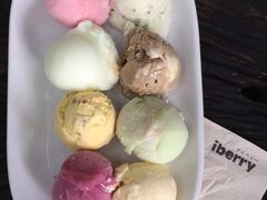 -莓园冰淇淋店