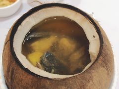 椰子鸡汤-宜宾海鲜酒家·三十年老字号