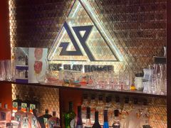 -UP嘻哈酒吧(粉巢店)