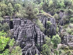 -梭布垭石林景区