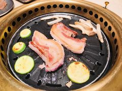 -蚂蚁洞·烤肉大营地(上海静安大悦城店)