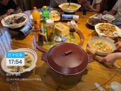 -头上红煨盐鸡·非遗院子餐厅