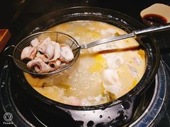 女王锅-小椒娘撒椒鱼火锅(三八广场店)