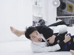 -菠萝格斗巴西柔术训练馆