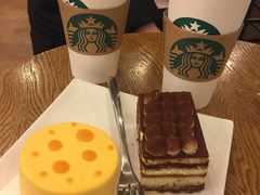 -星巴克(武汉欧利新天地店)
