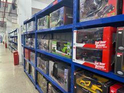 -逝水玩具折扣店