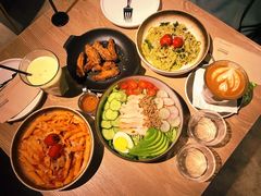 藜麦烟熏鸡肉牛油果沙拉-Maxpoint Kitchen 西餐咖啡(乐峰广场店)