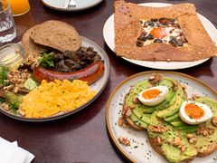 牛油果煮蛋吐司-RAC BAR(安福路店)