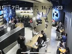 -瑞幸咖啡(新世界中心店)