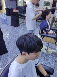 -藤野造型专业烫染接发