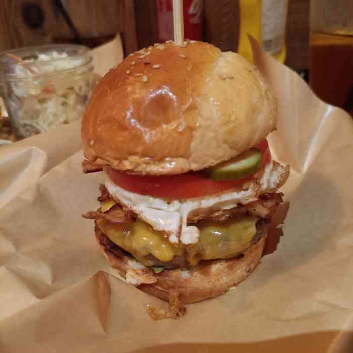 lone star 孤星汉堡-"据说老板曾经在美式汉堡店工作多年,以传统.