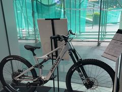 -DJI大疆(深圳华强北曼哈授权体验店)