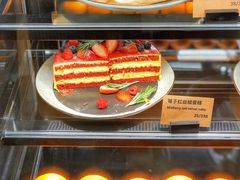 莓子红丝绒蛋糕-Wagas沃歌斯(杭州黄龙万科店)